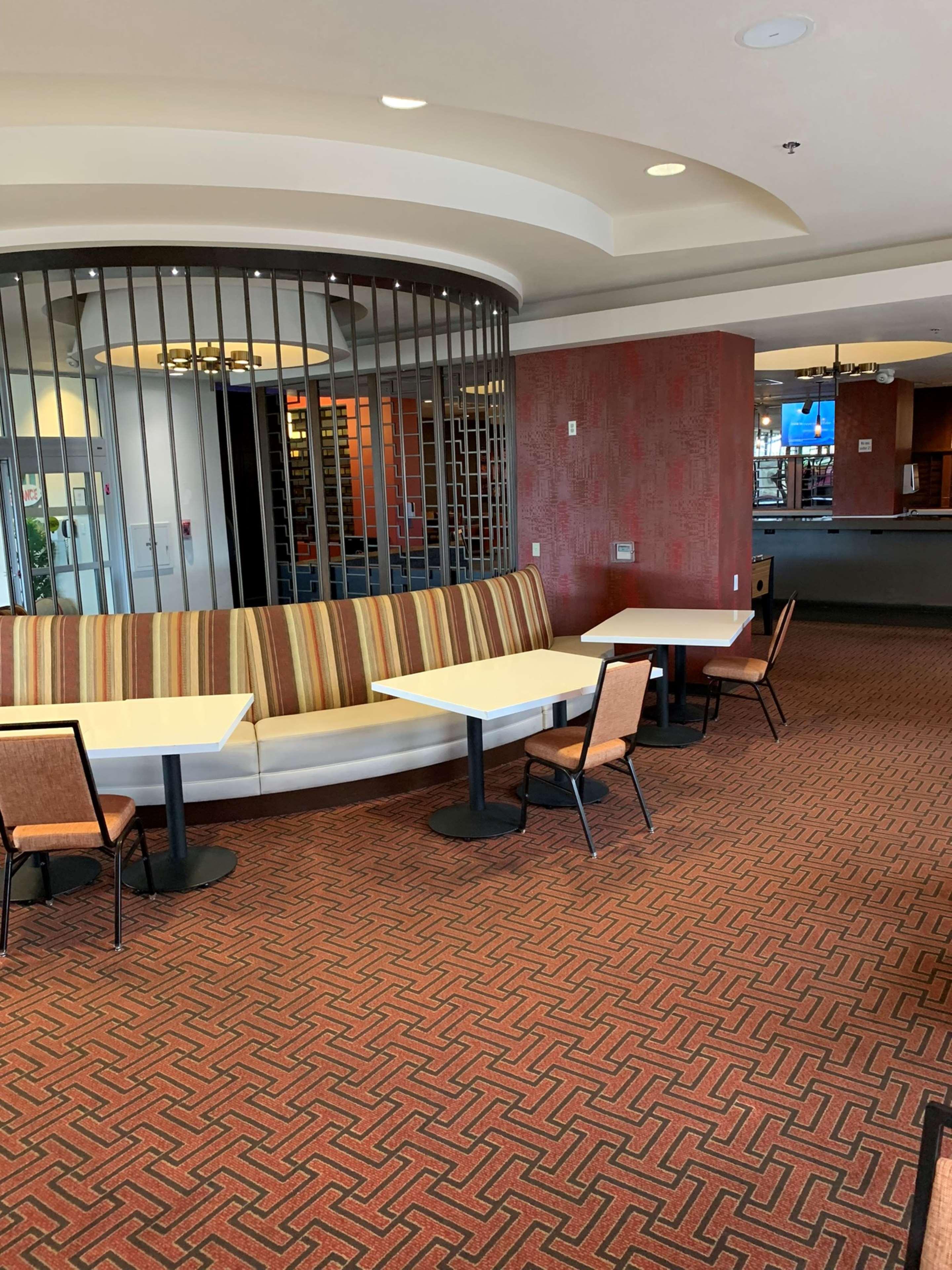 Doubletree By Hilton Las Vegas East Flamingo Exteriör bild