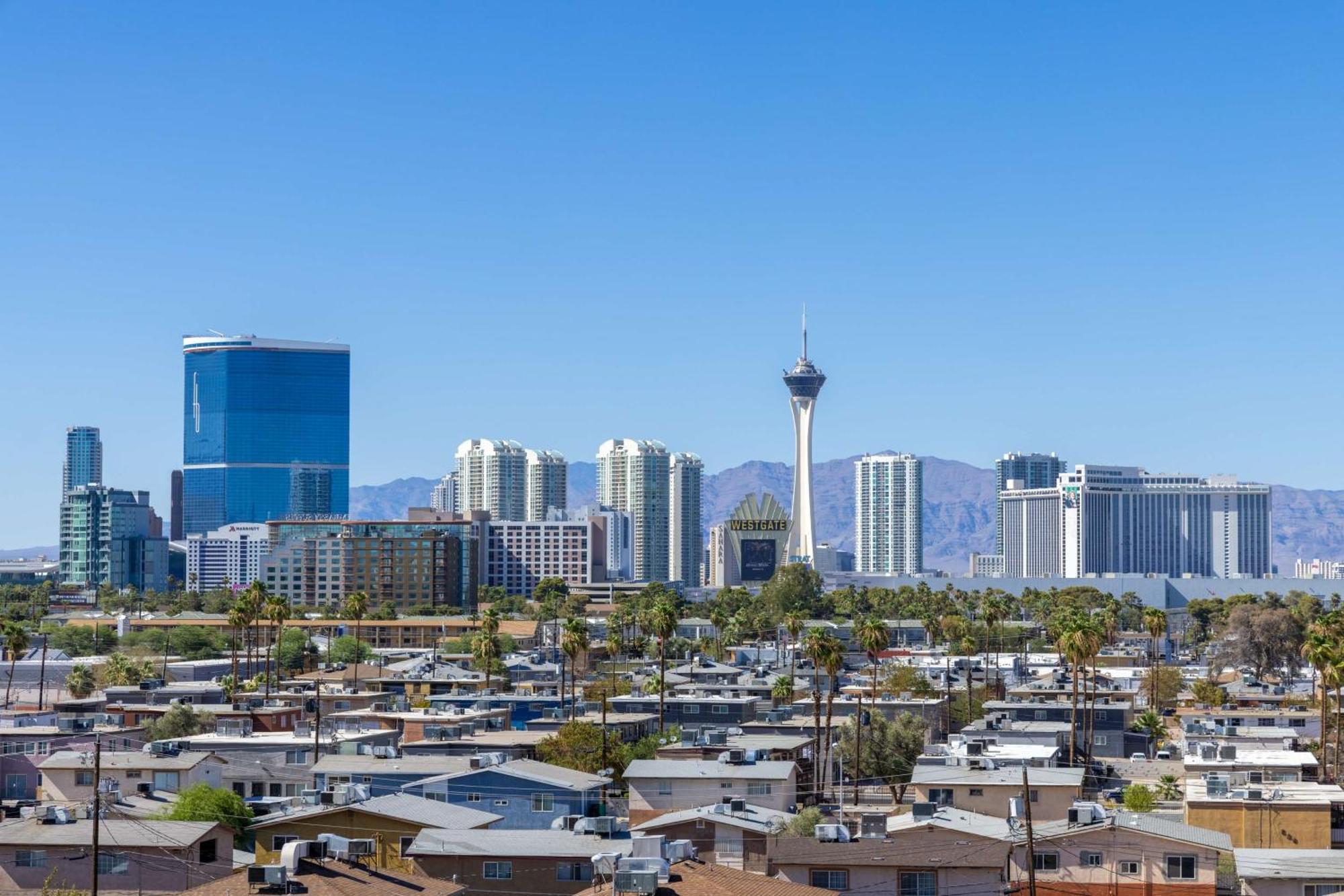 Doubletree By Hilton Las Vegas East Flamingo Exteriör bild