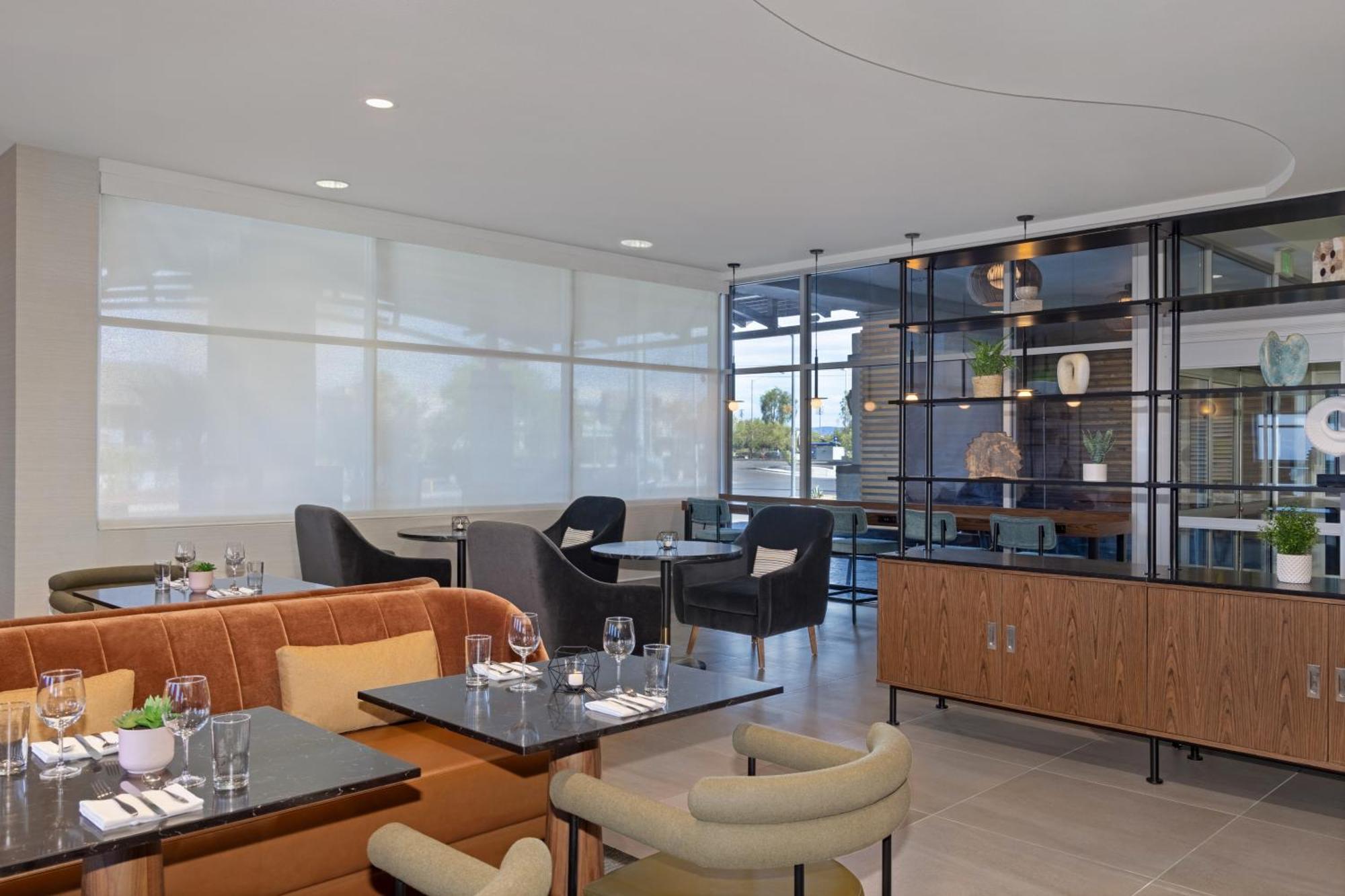 Doubletree By Hilton Las Vegas East Flamingo Exteriör bild