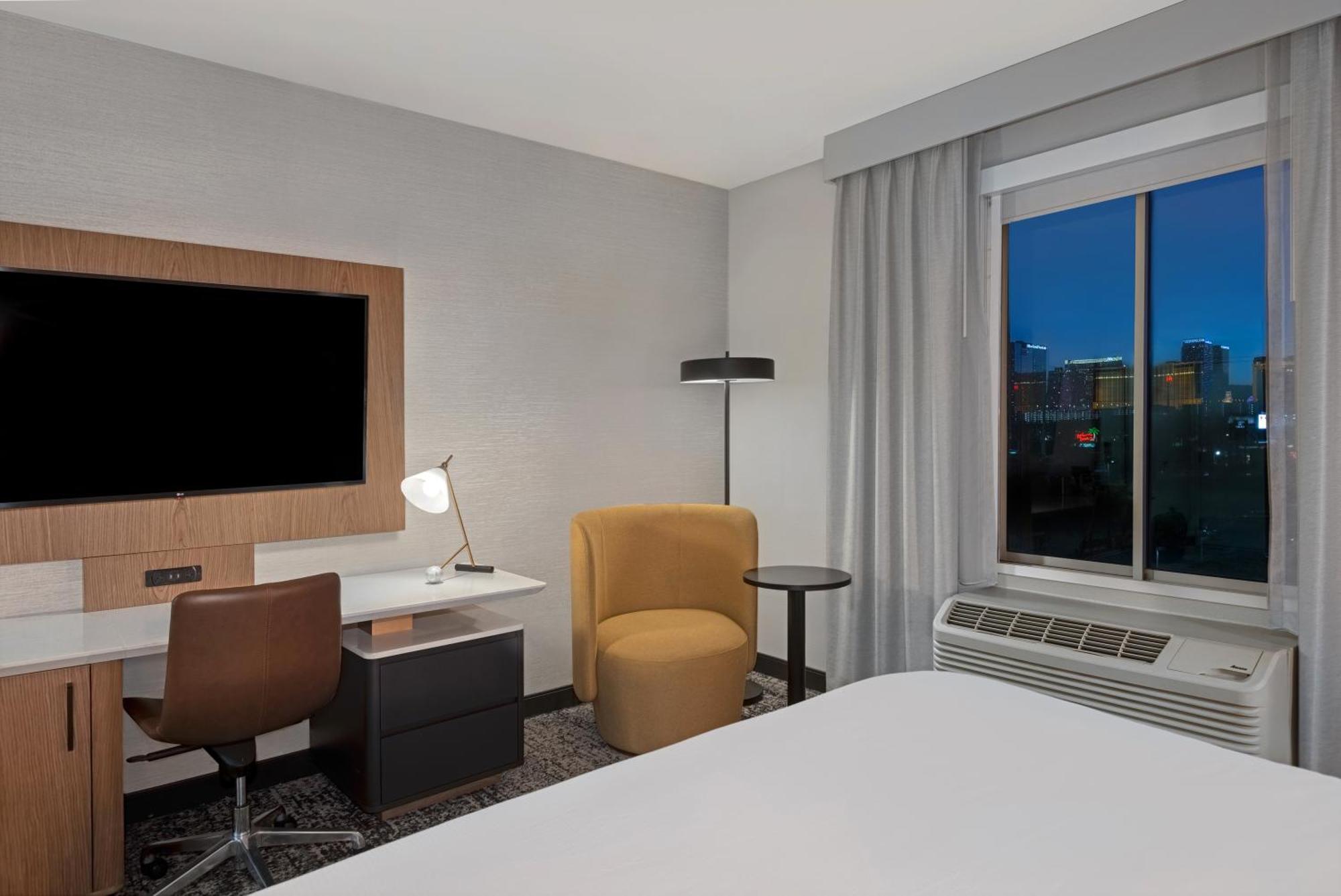 Doubletree By Hilton Las Vegas East Flamingo Exteriör bild