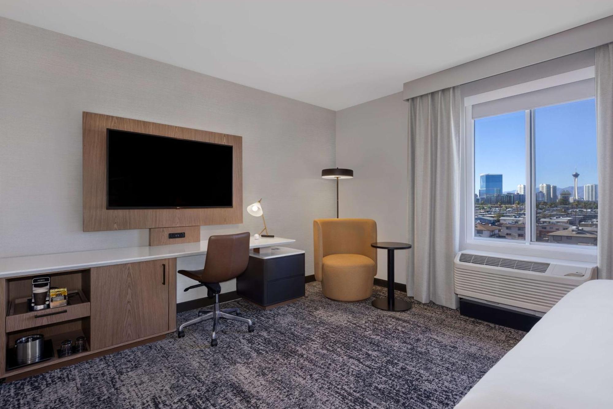 Doubletree By Hilton Las Vegas East Flamingo Exteriör bild